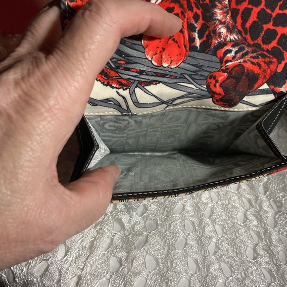 Salvatore Ferragamo Lioness Wallet - Picture 8 of 17
